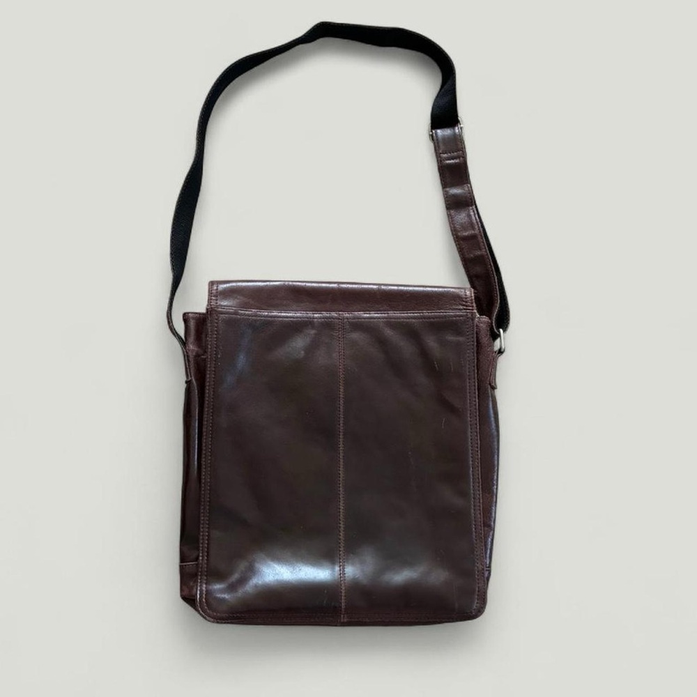 Wilson’s Leather Brown Leather Laptop Shoulder Bag